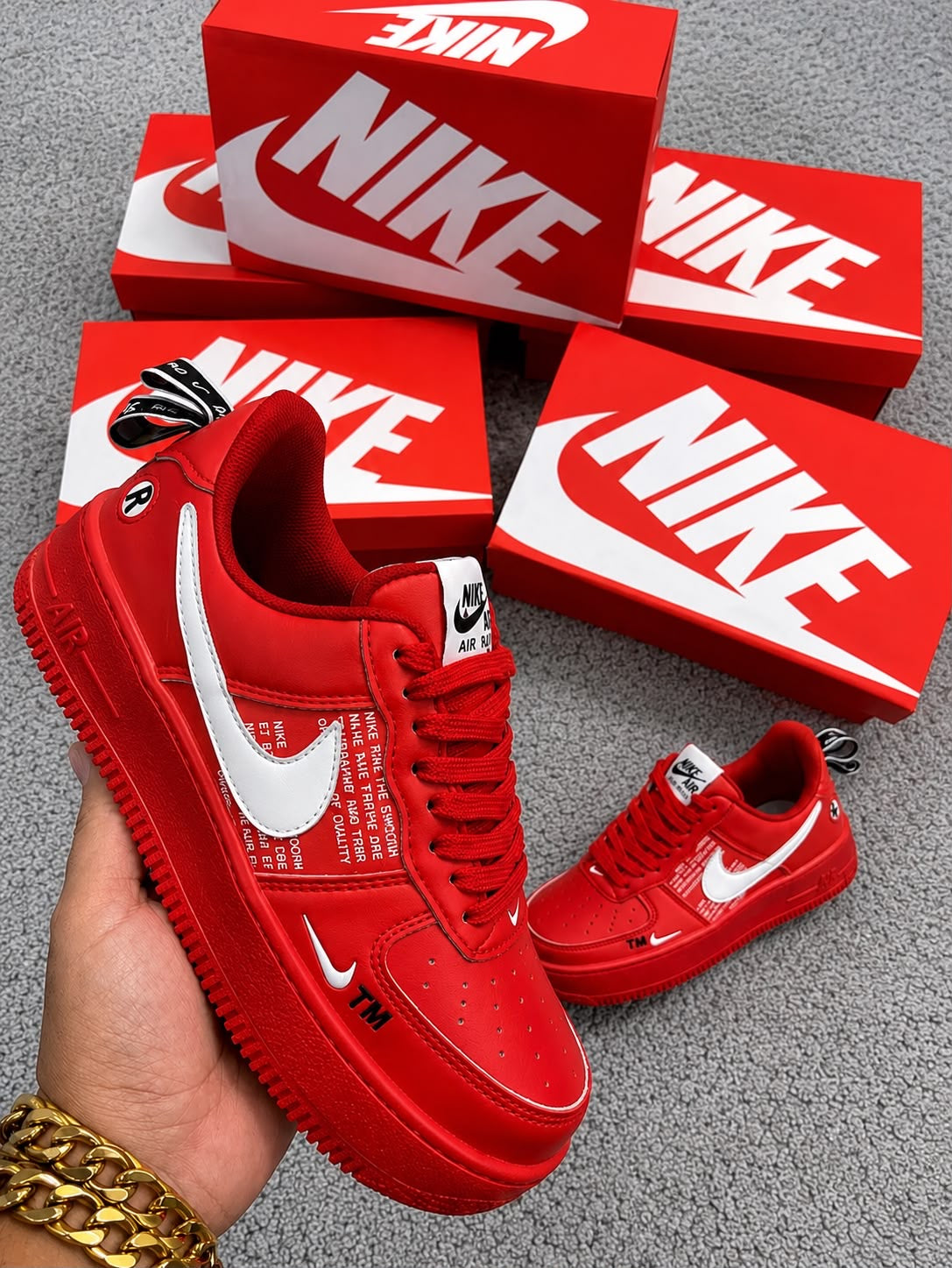 Zapatillas Nike TM roja (baja calidad)