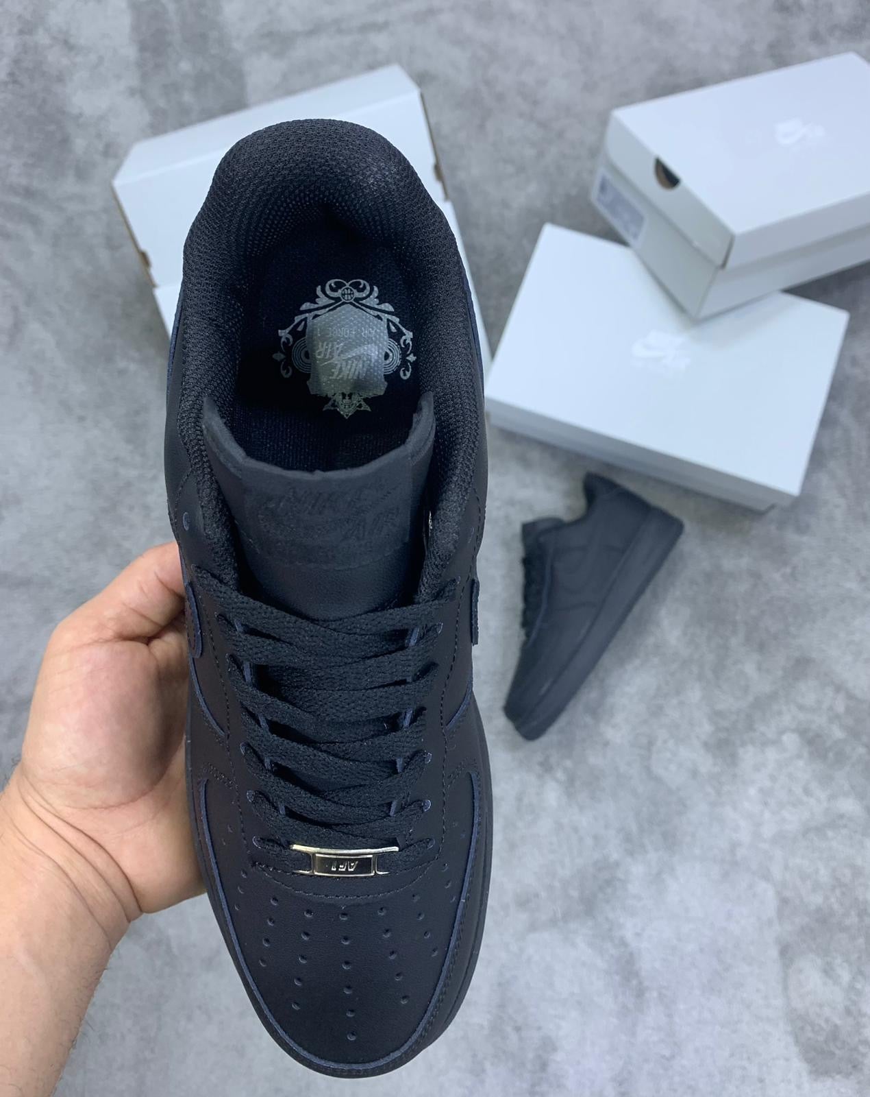 Air force 1 low “negras”
