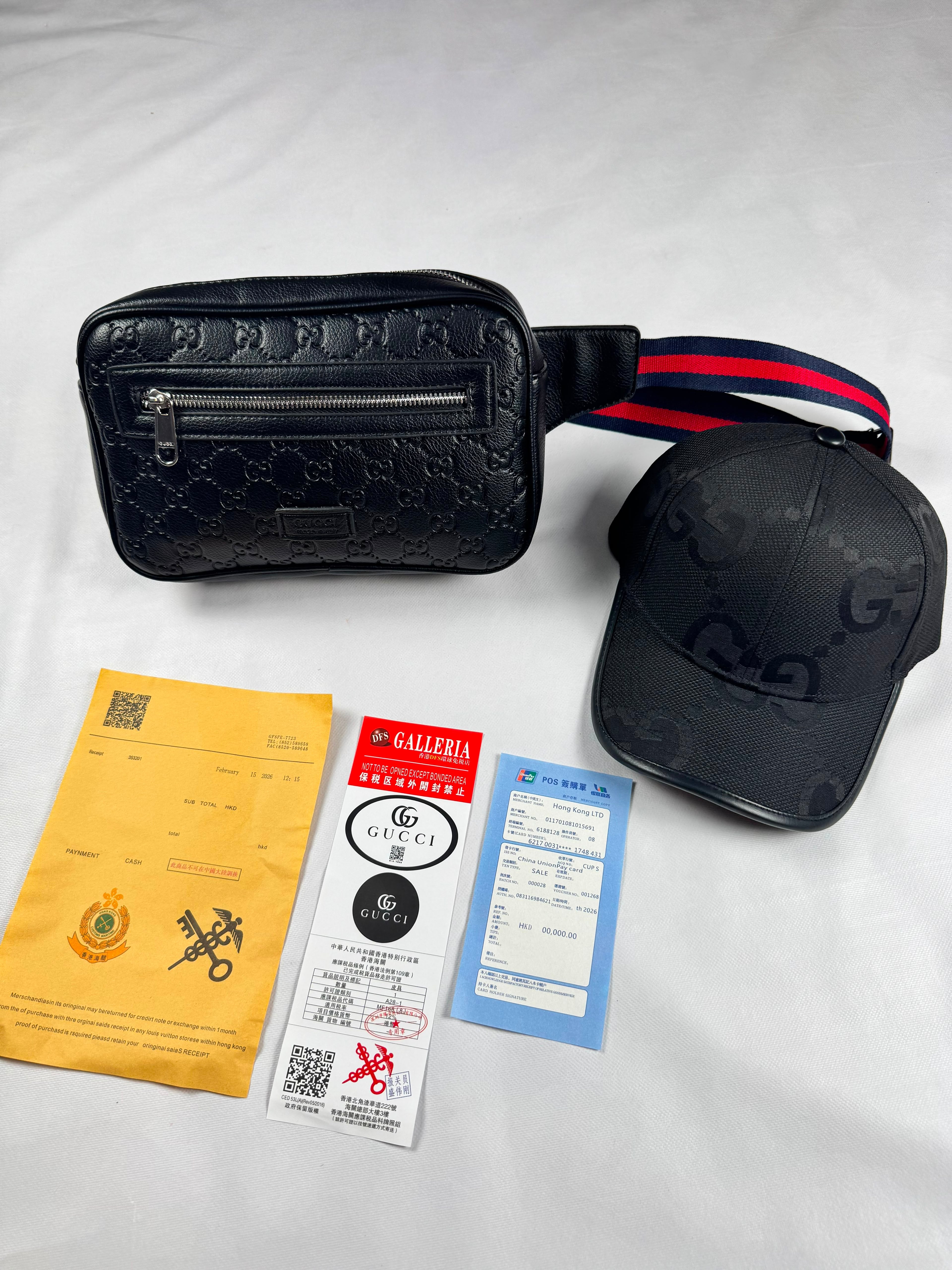 Bandolera y gorra gucci