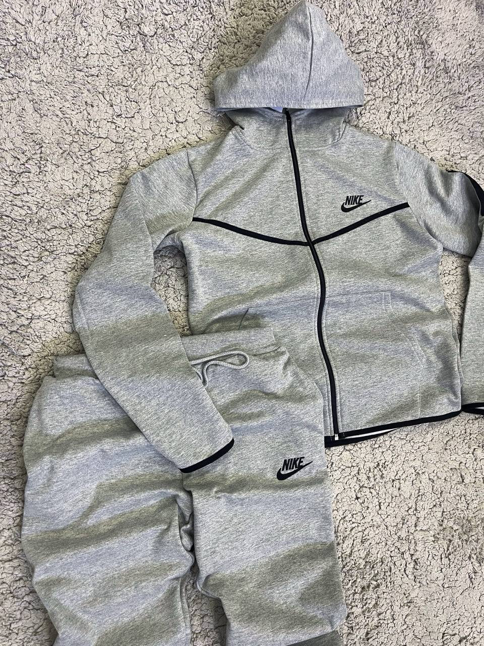 Tech Fleece Gris