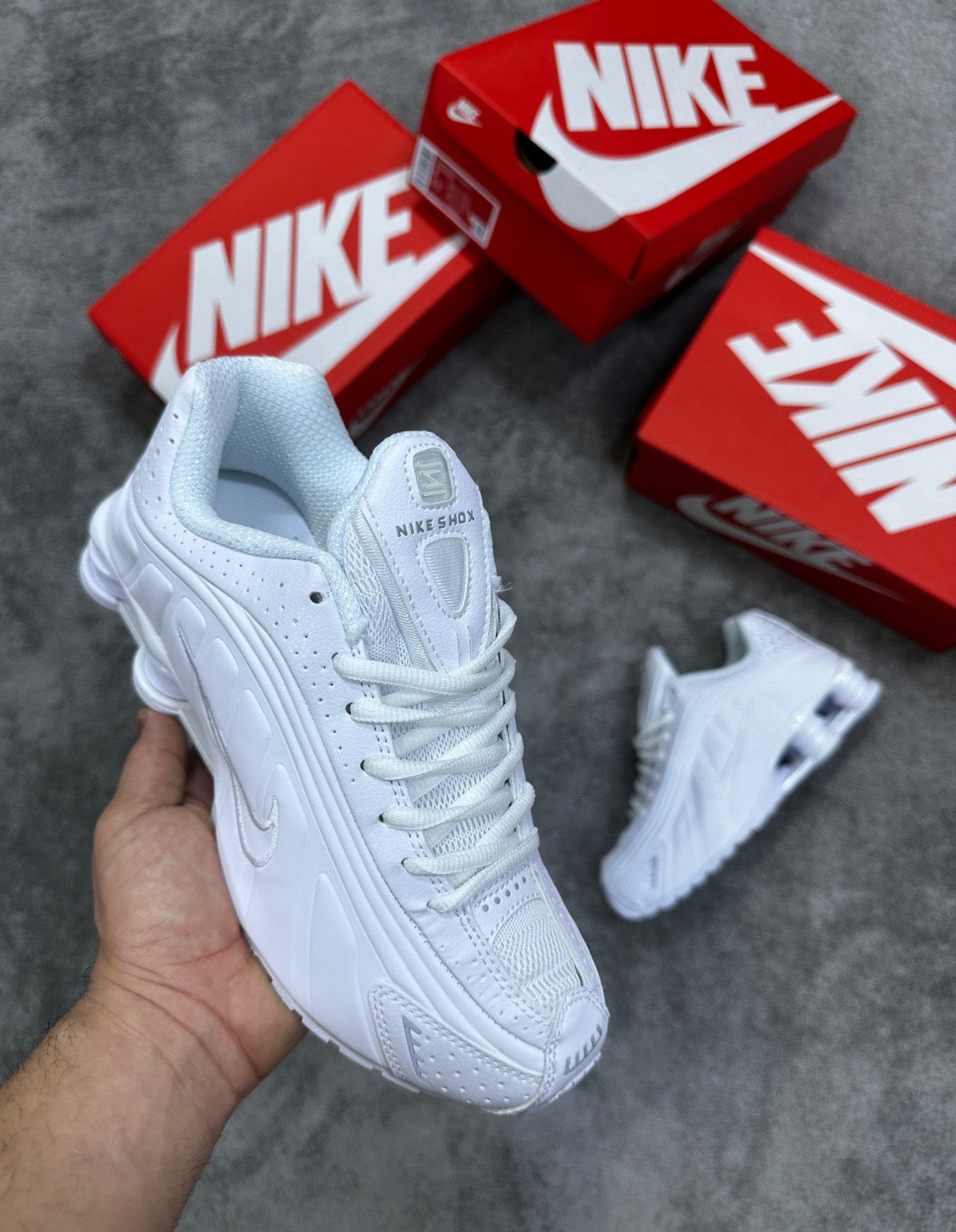 Nike Shox R4