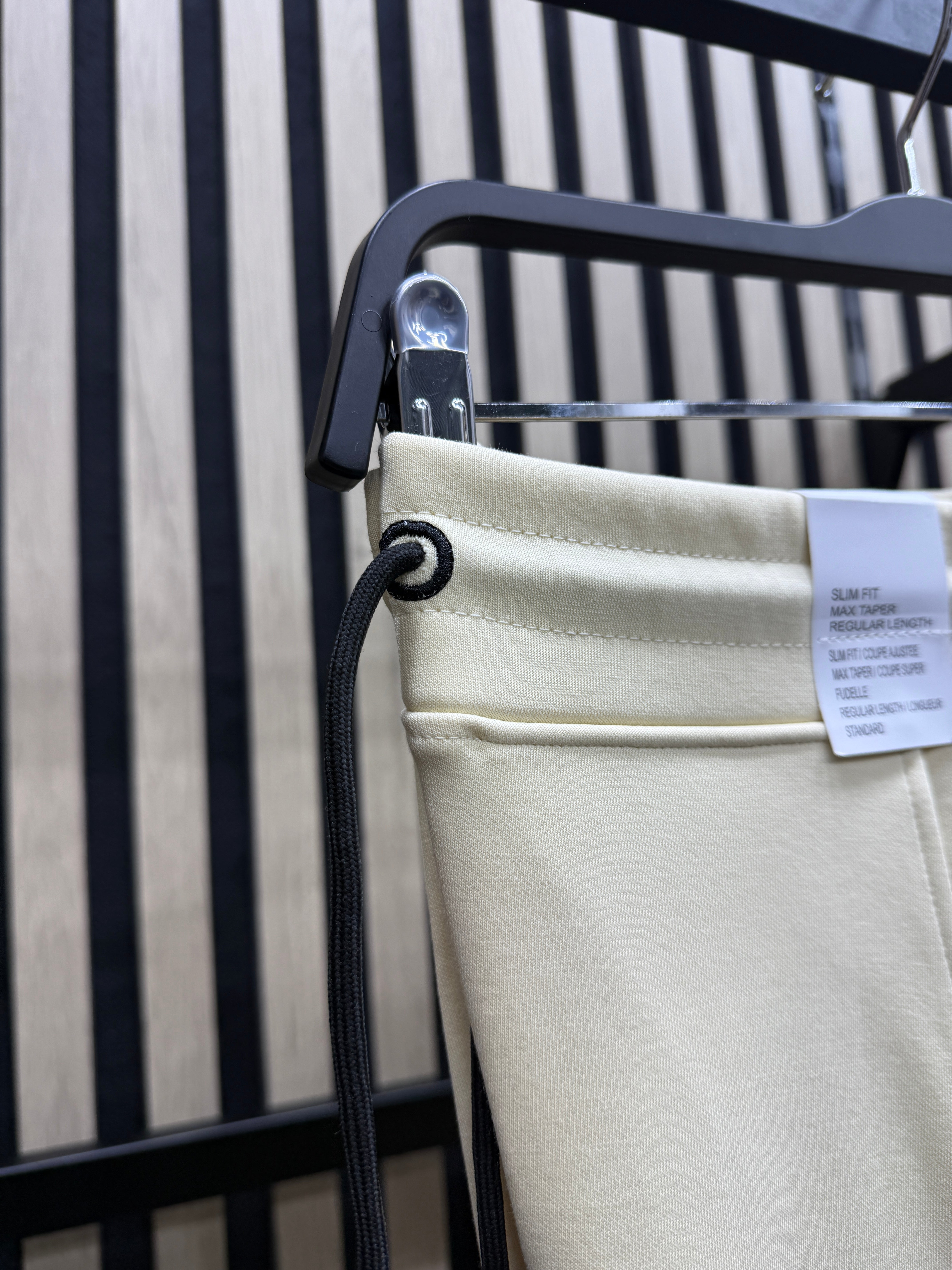 Chandal Nike Tech ( Crema )