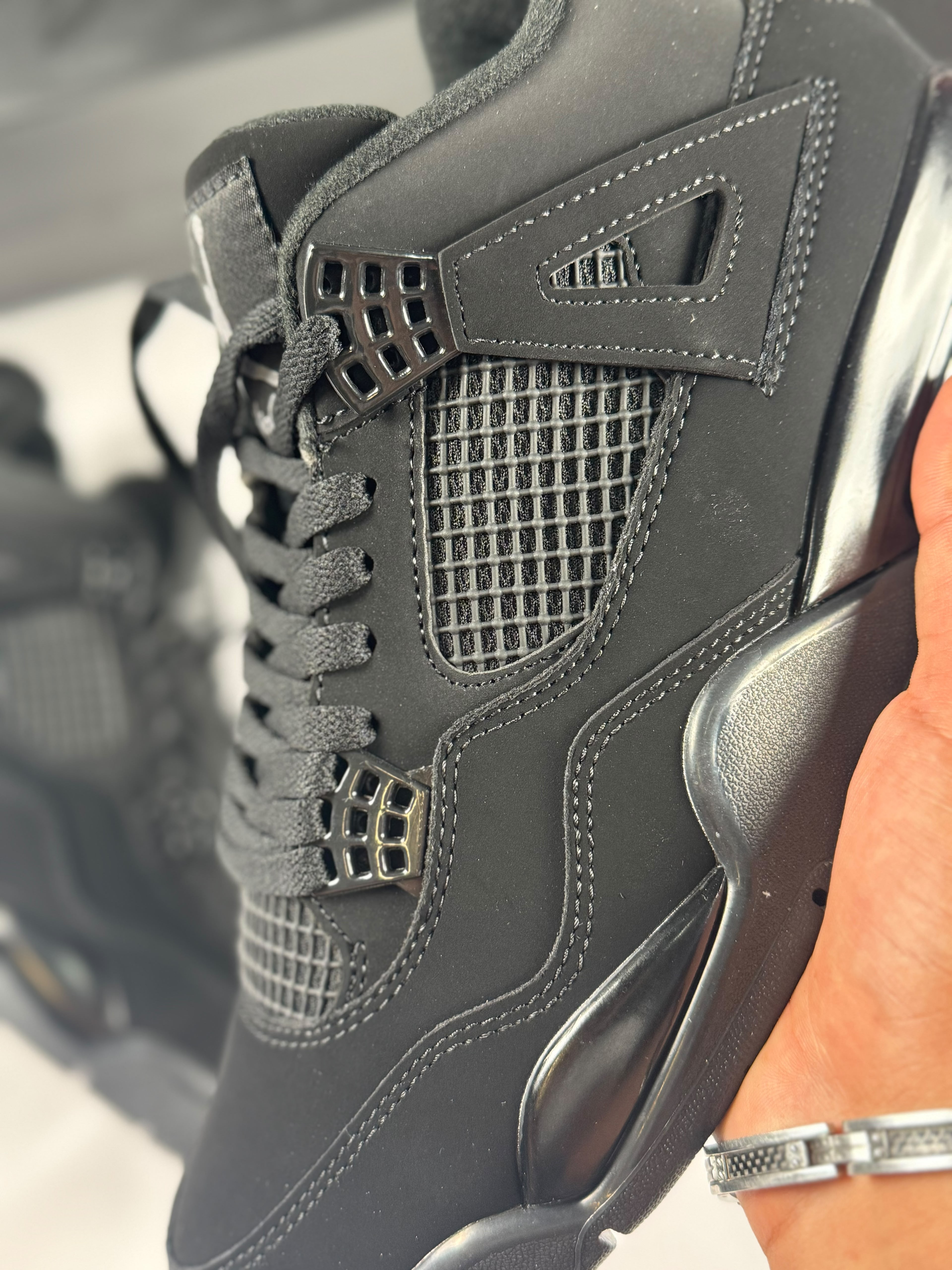 JORDAN RETRO 4 BLACK CAT – NEGRO