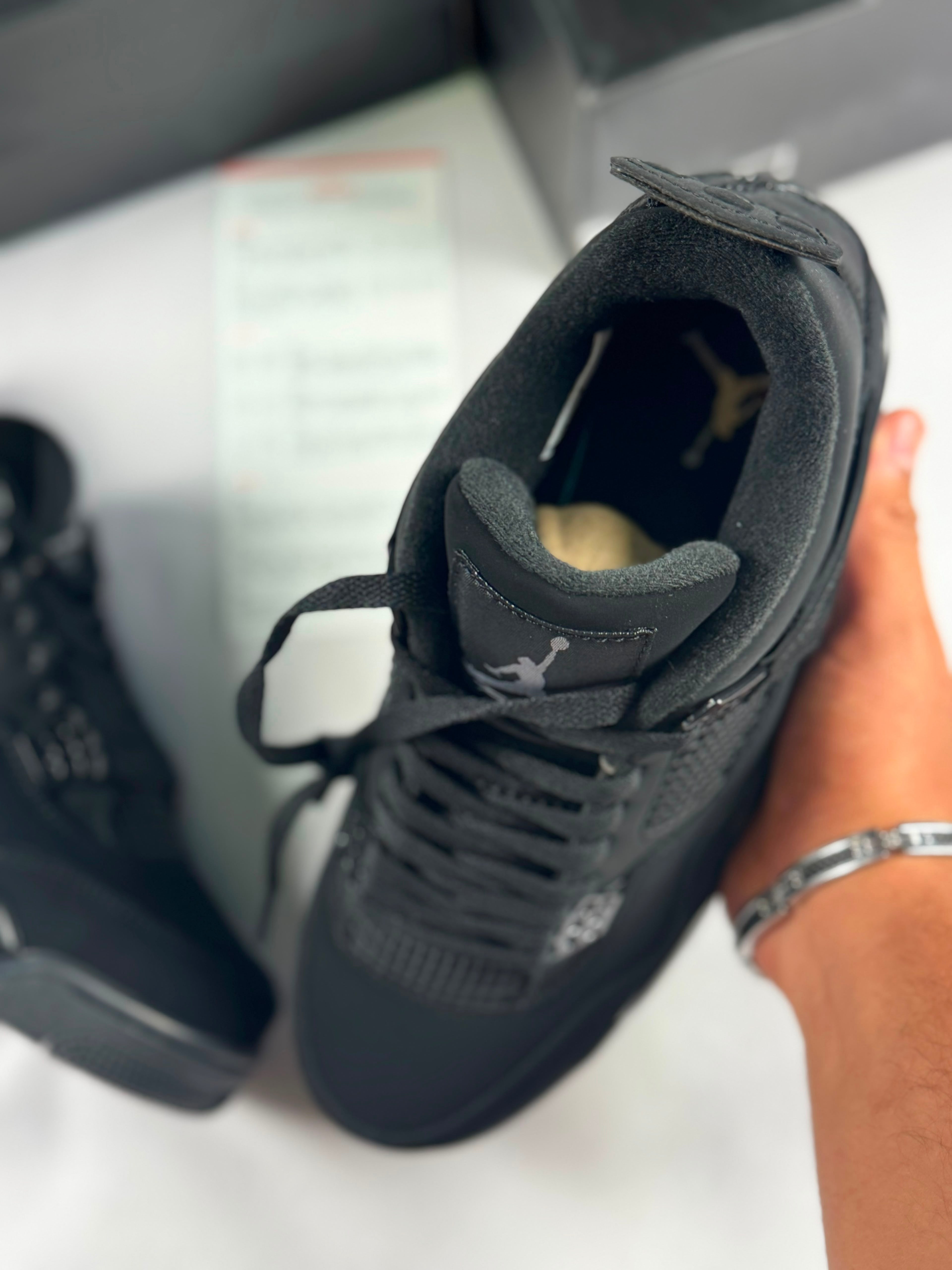 JORDAN RETRO 4 BLACK CAT – NEGRO
