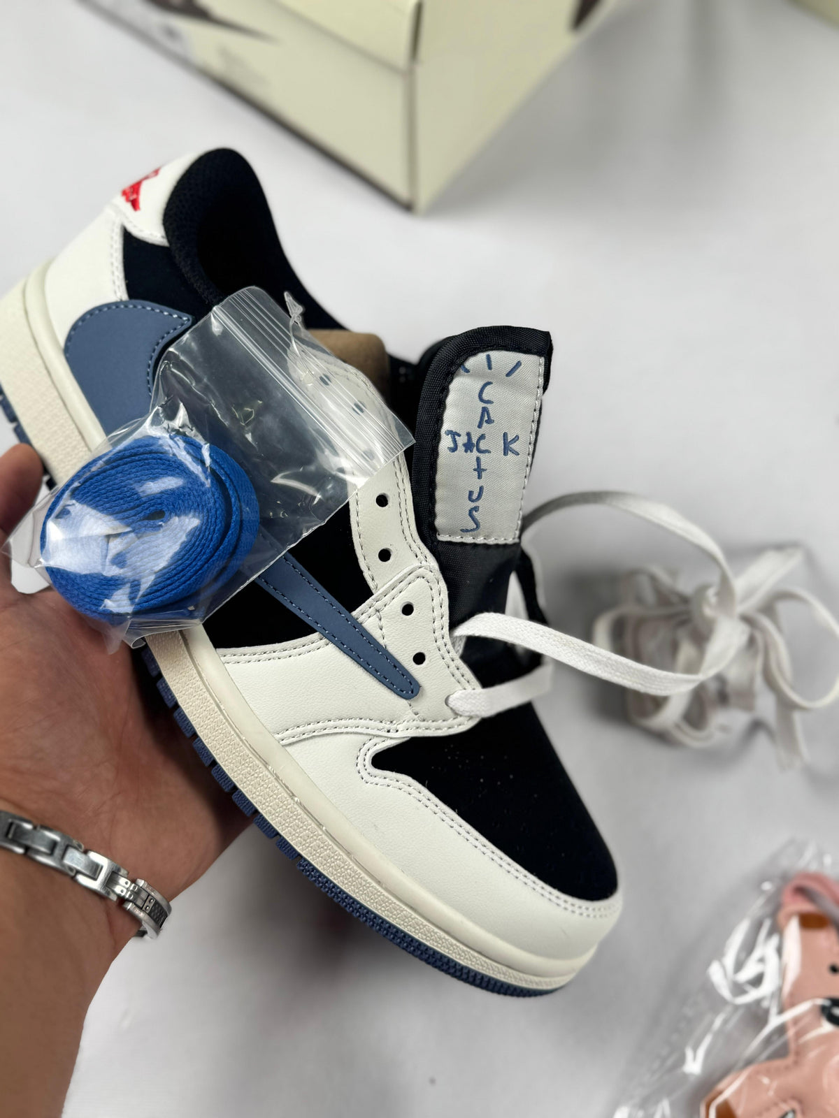 Zapatillas Nike Jordan travis azul con blanco