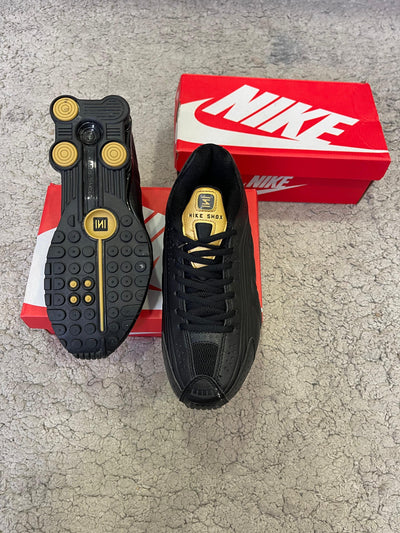 NIKE SHOX TL R4 NEGRA ORO