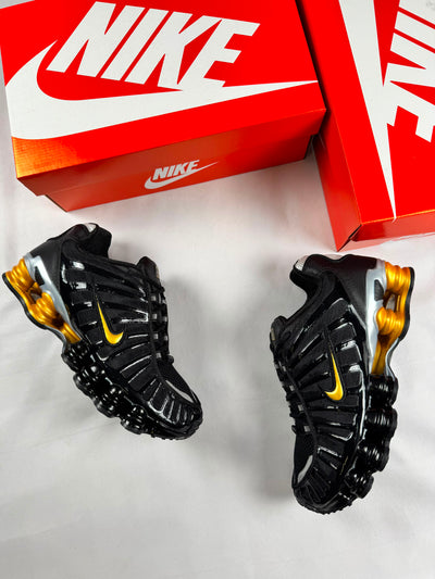 Zapatillas Nike shox negras y dorado (alta gama)