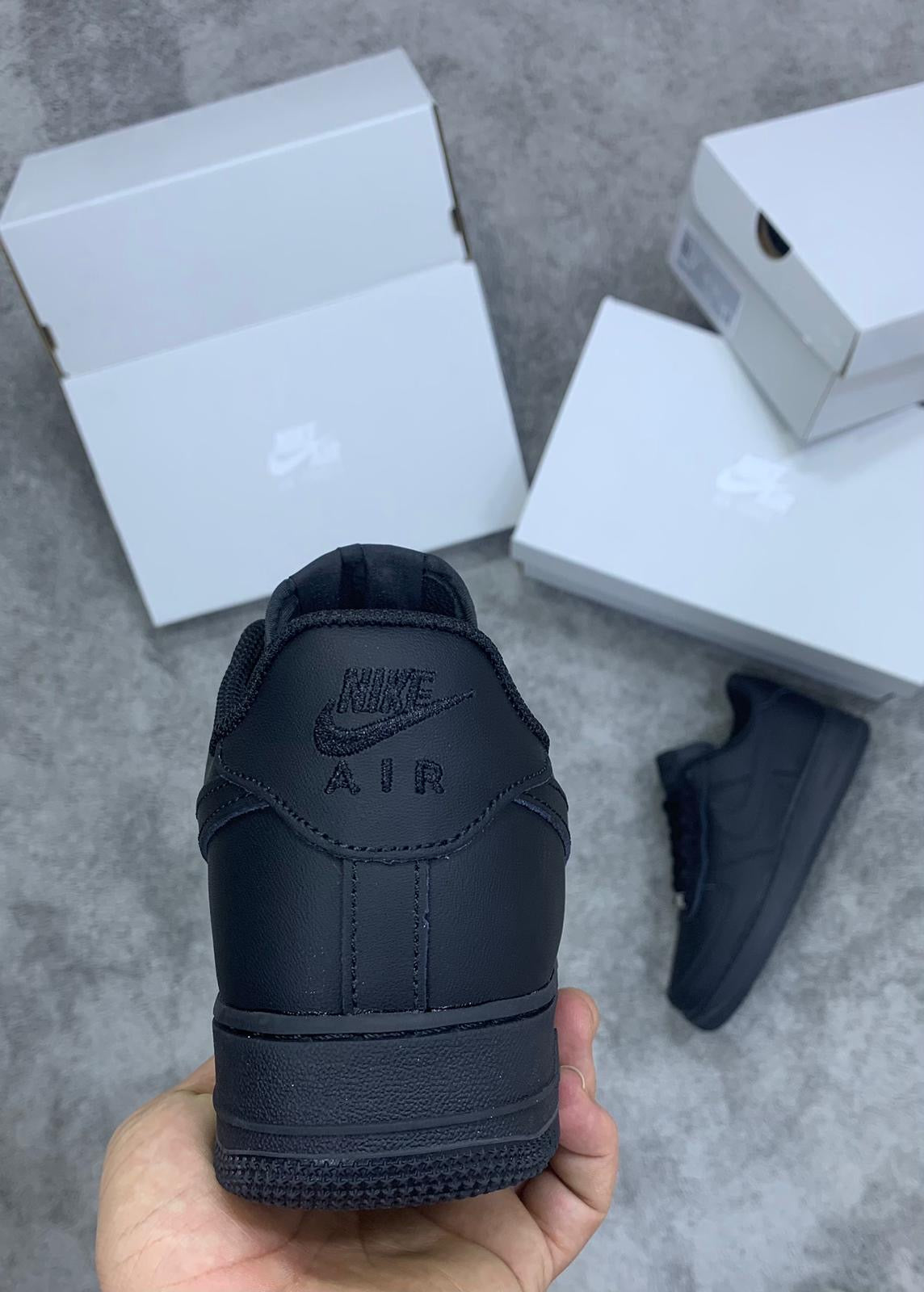 Air force 1 low “negras”