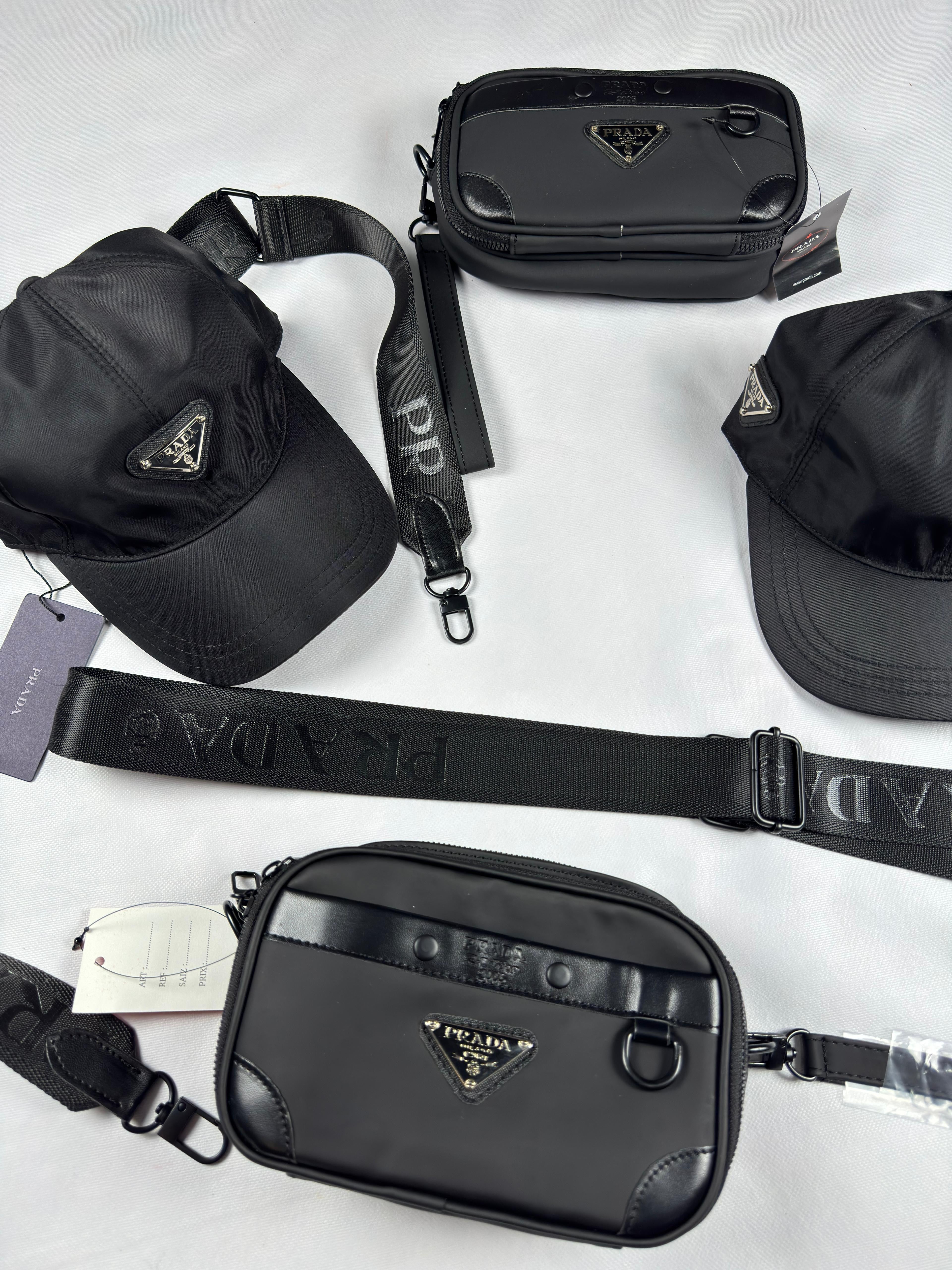 Bandolera y gorra Prada