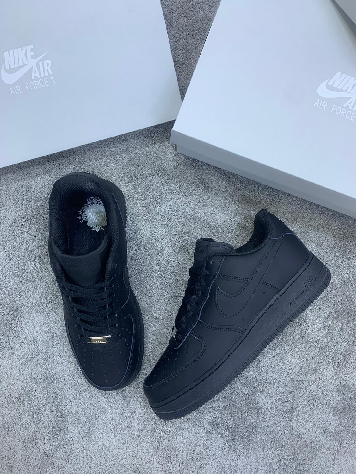 Air force 1 low “negras”