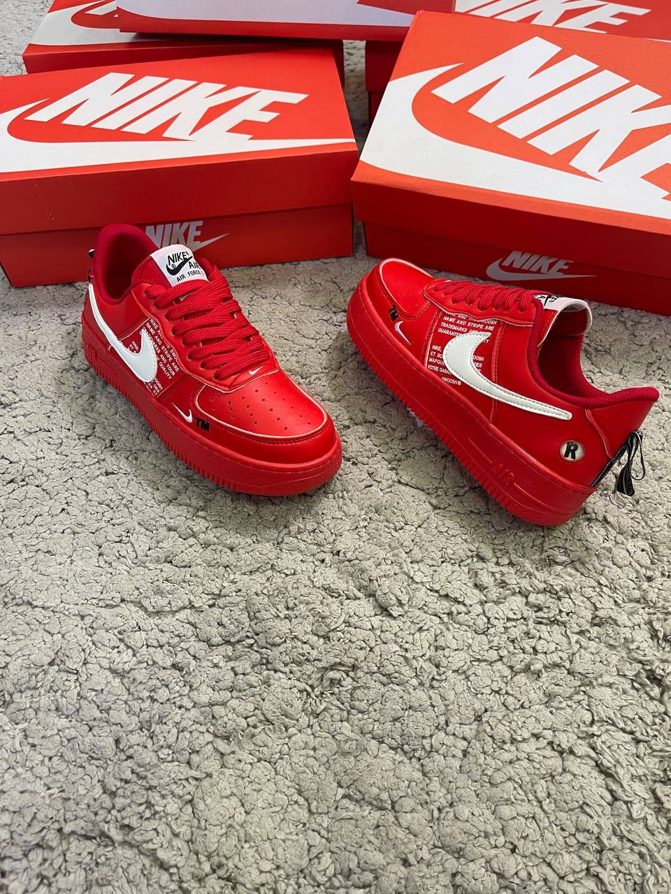 AIR FORCE 1 TM (roja ) "calidad MEDIA"