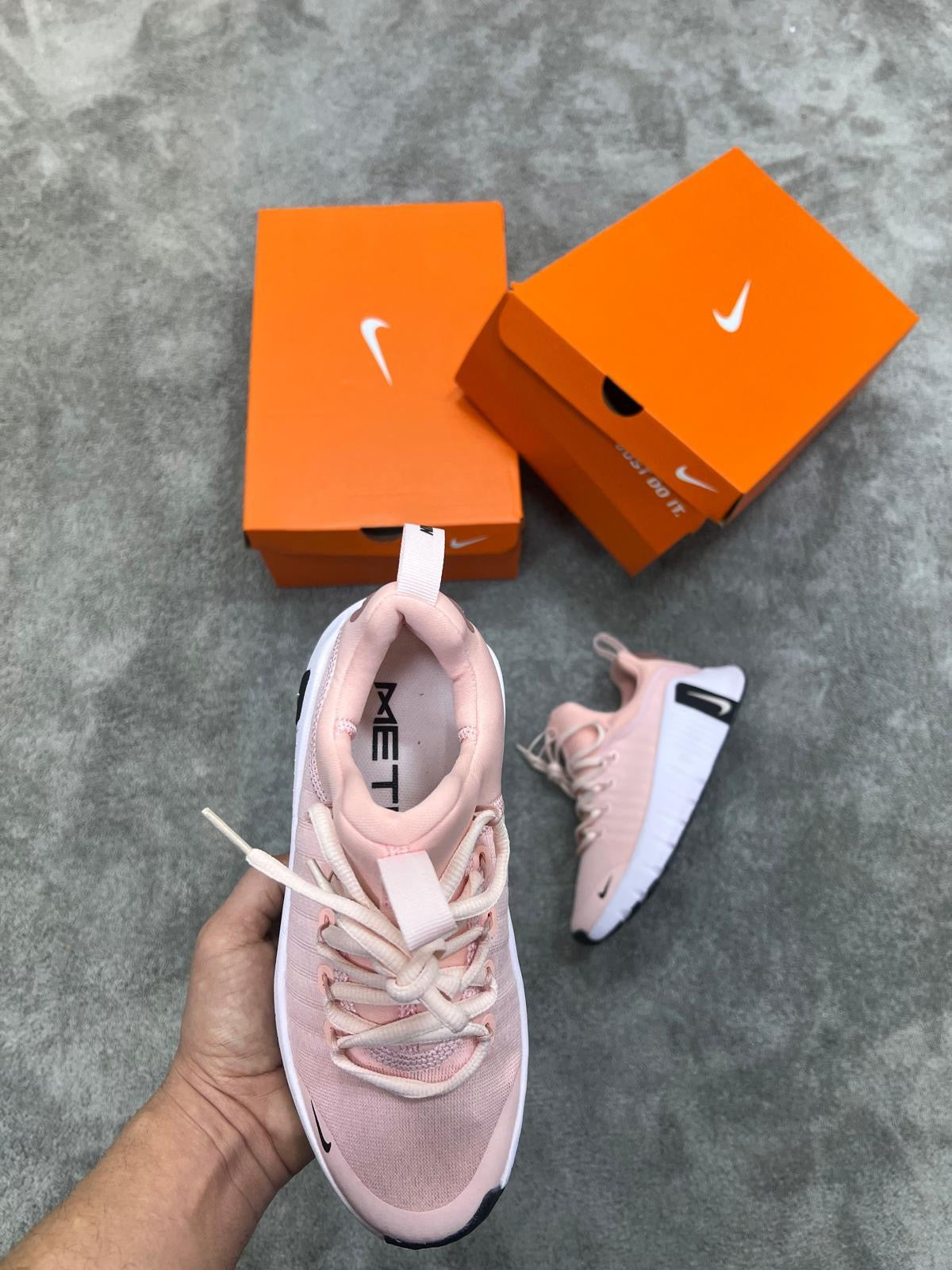 Nike free Metcon máxima calidad. Rosa