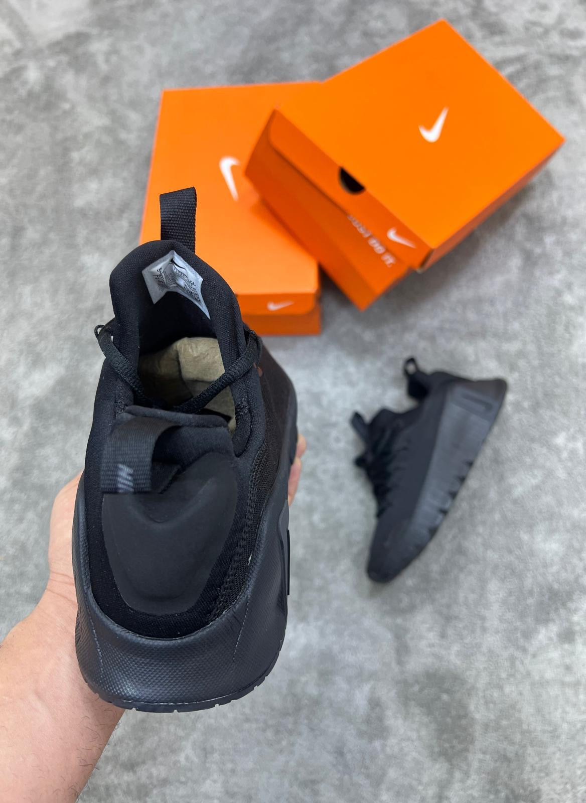 Nike free Metcon máxima calidad. Negra