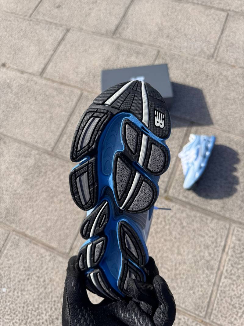 ZAPATILLAS NEW BALANCE 2000