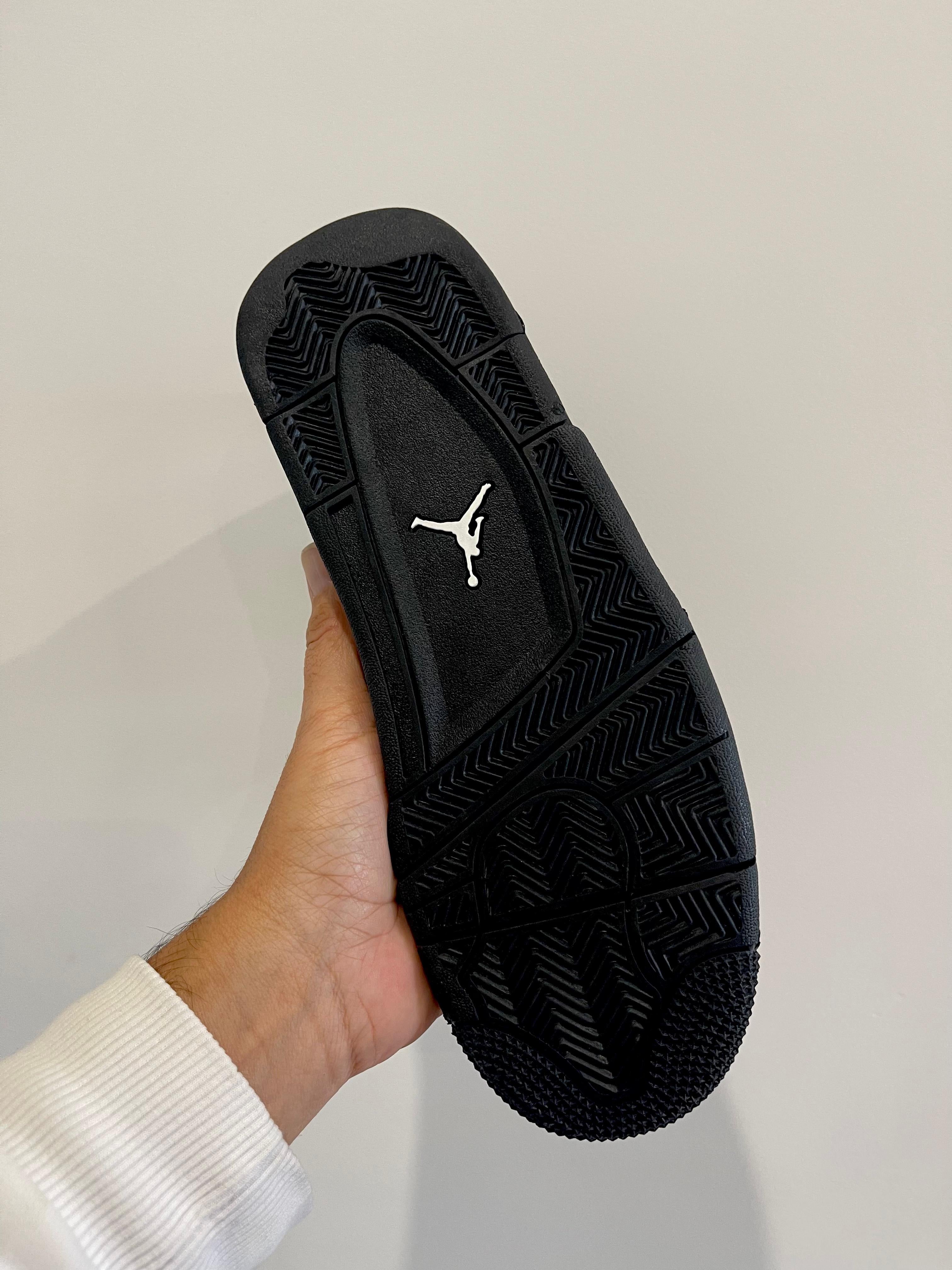Jordan retro 4 black