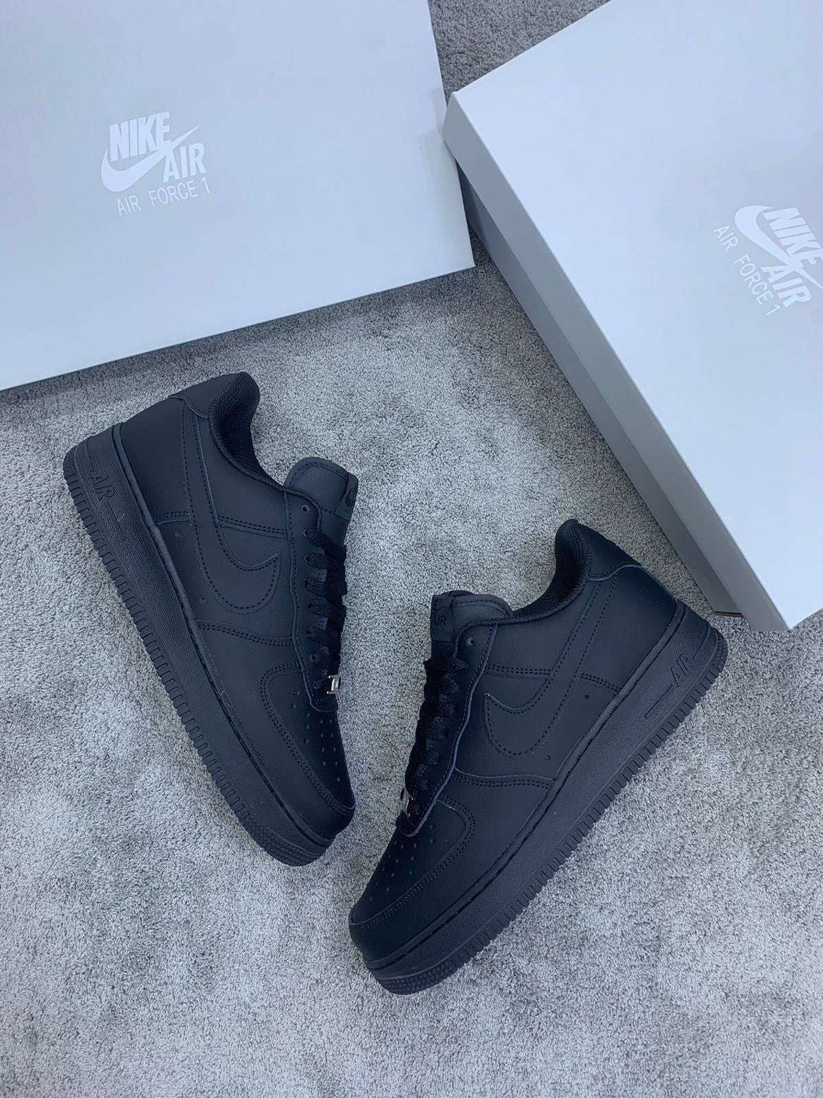 Air force 1 low “negras”