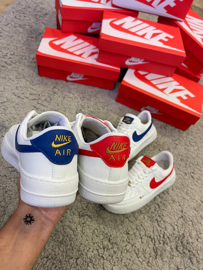 Zapatillas Air Force Blancas logo azul
