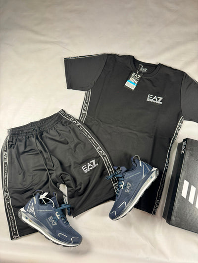 Conjunto negro y zapatillas azules  armani
