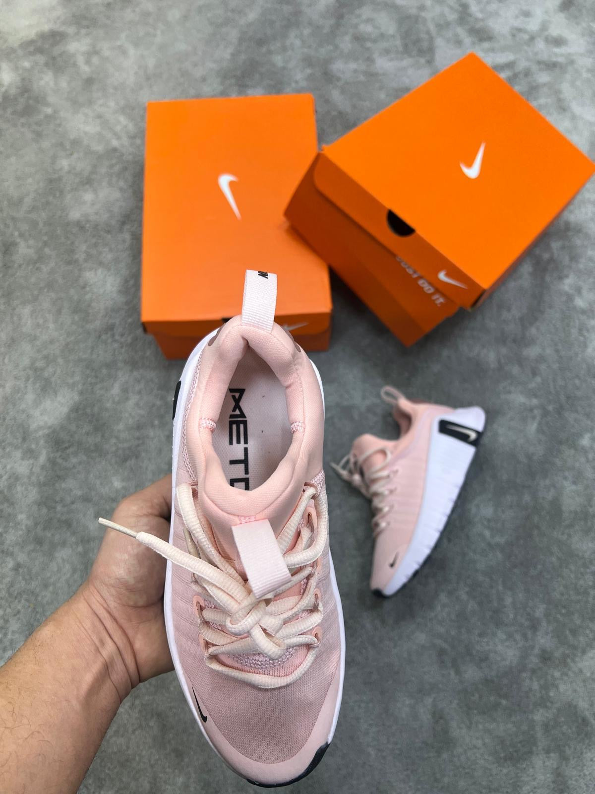 Nike free Metcon máxima calidad. Rosa