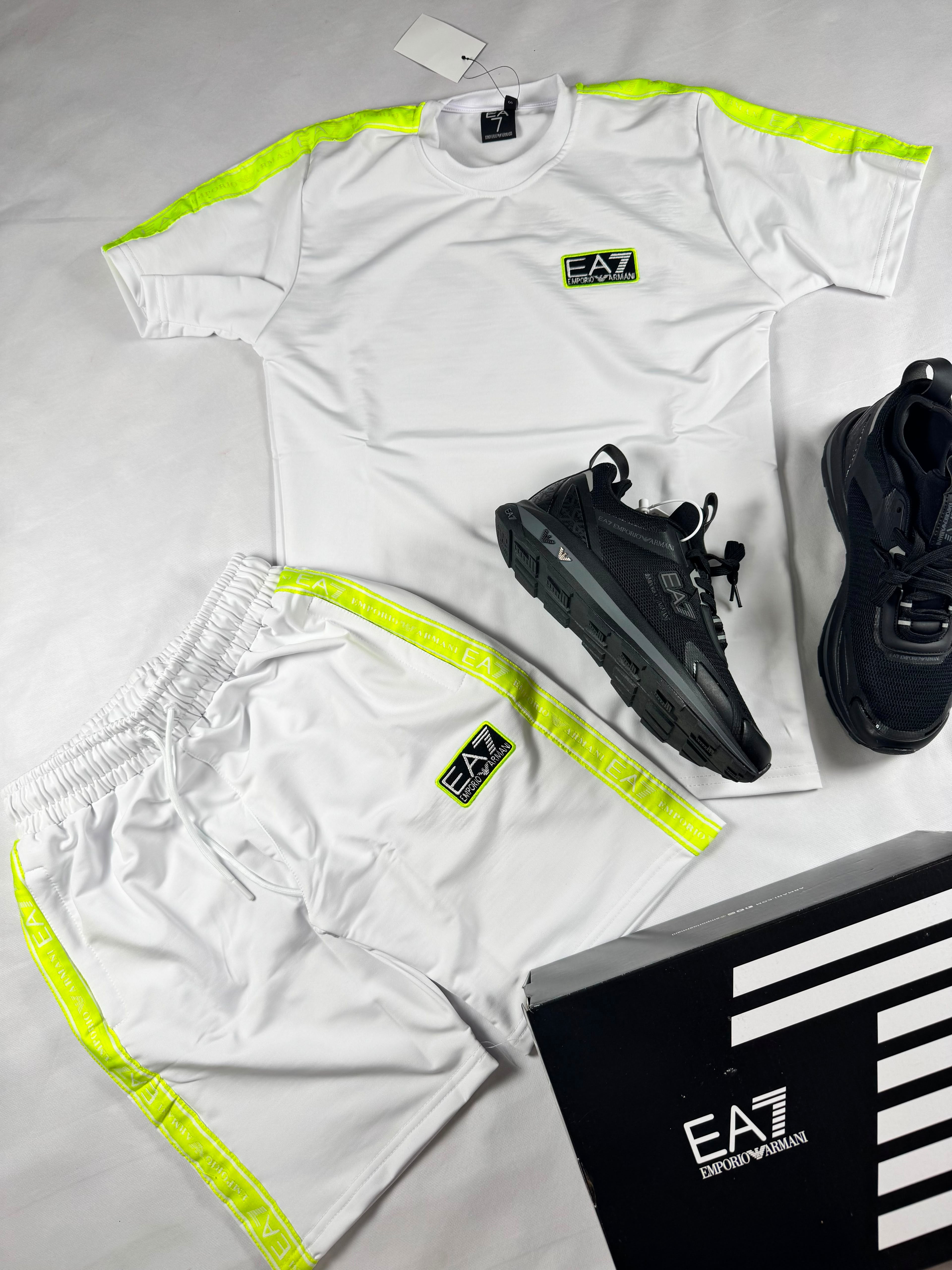 Conjunto blanco con amarillo y zapatillas negras armani