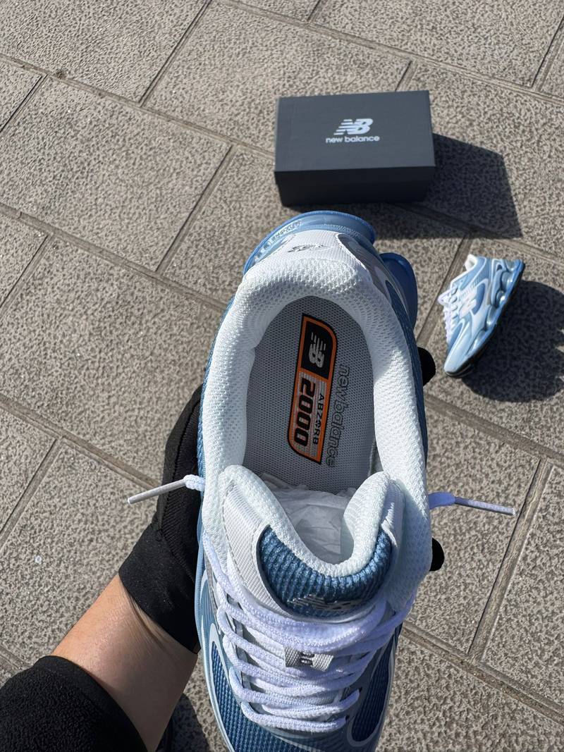 ZAPATILLAS NEW BALANCE 2000
