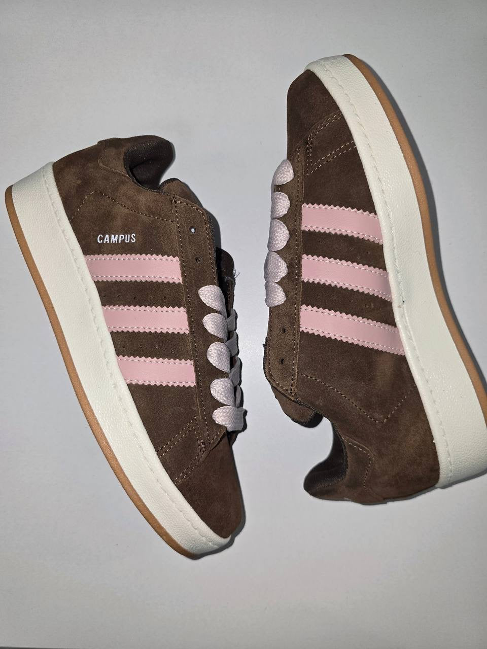 Adidas Campus logo rosa