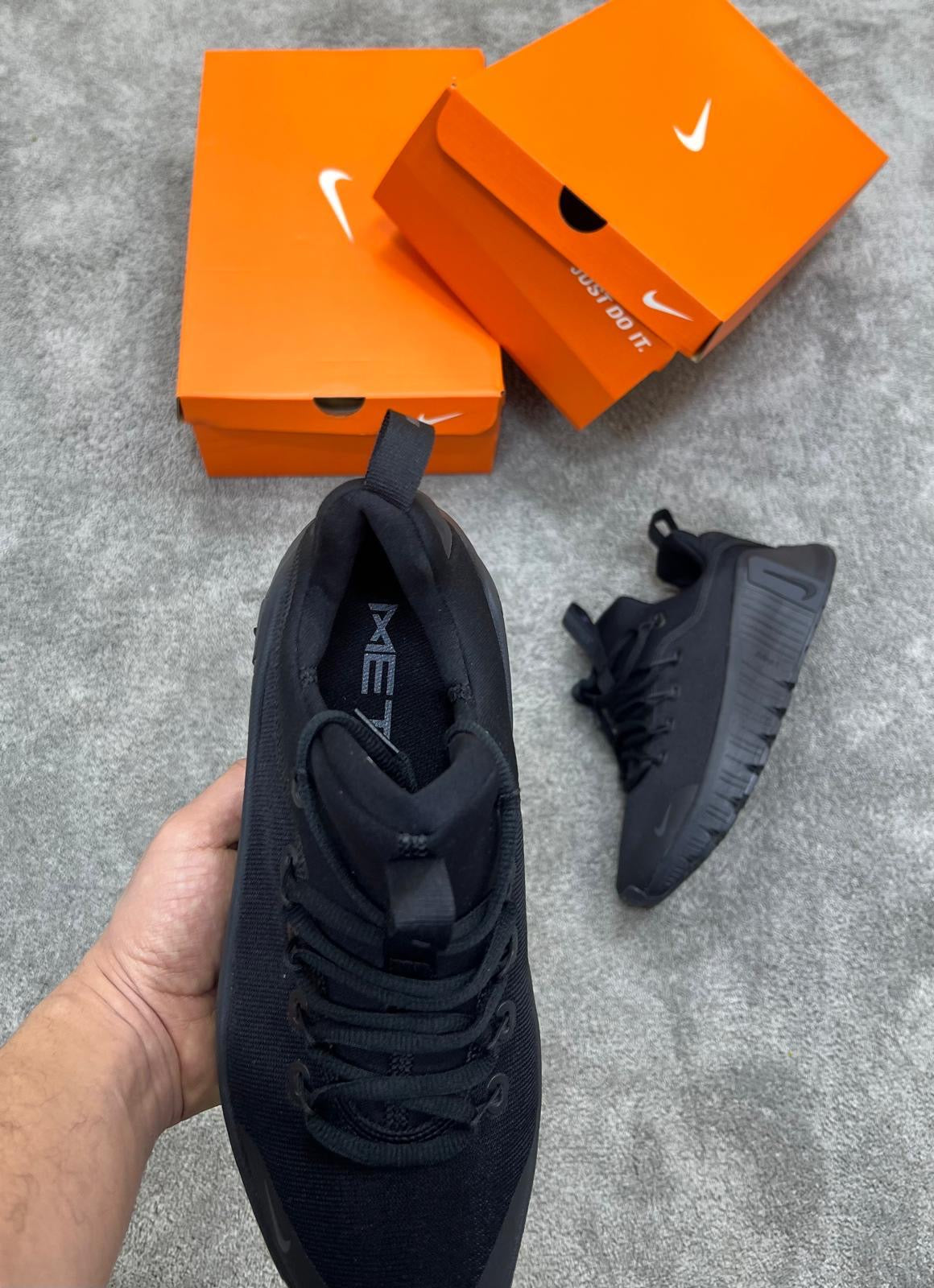 Nike free Metcon máxima calidad. Negra