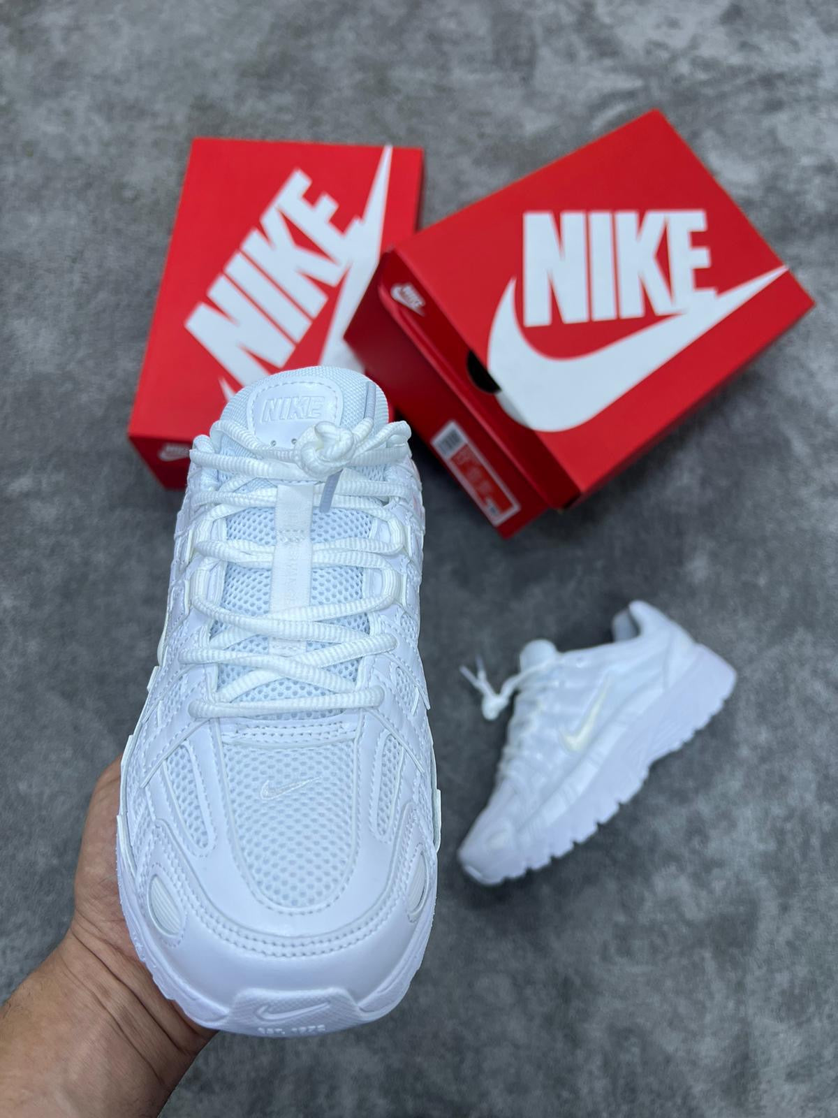 Nike p-6000 blancas