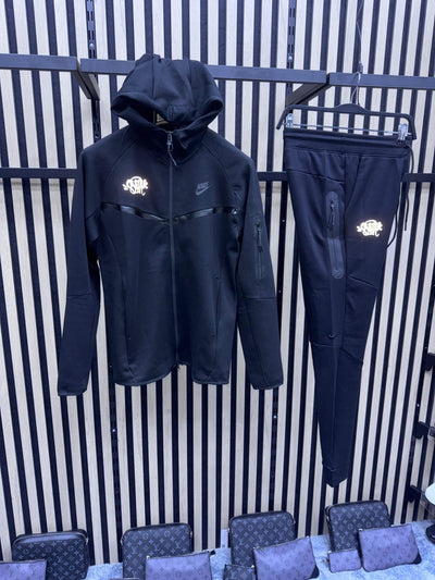 Nike tech x syna