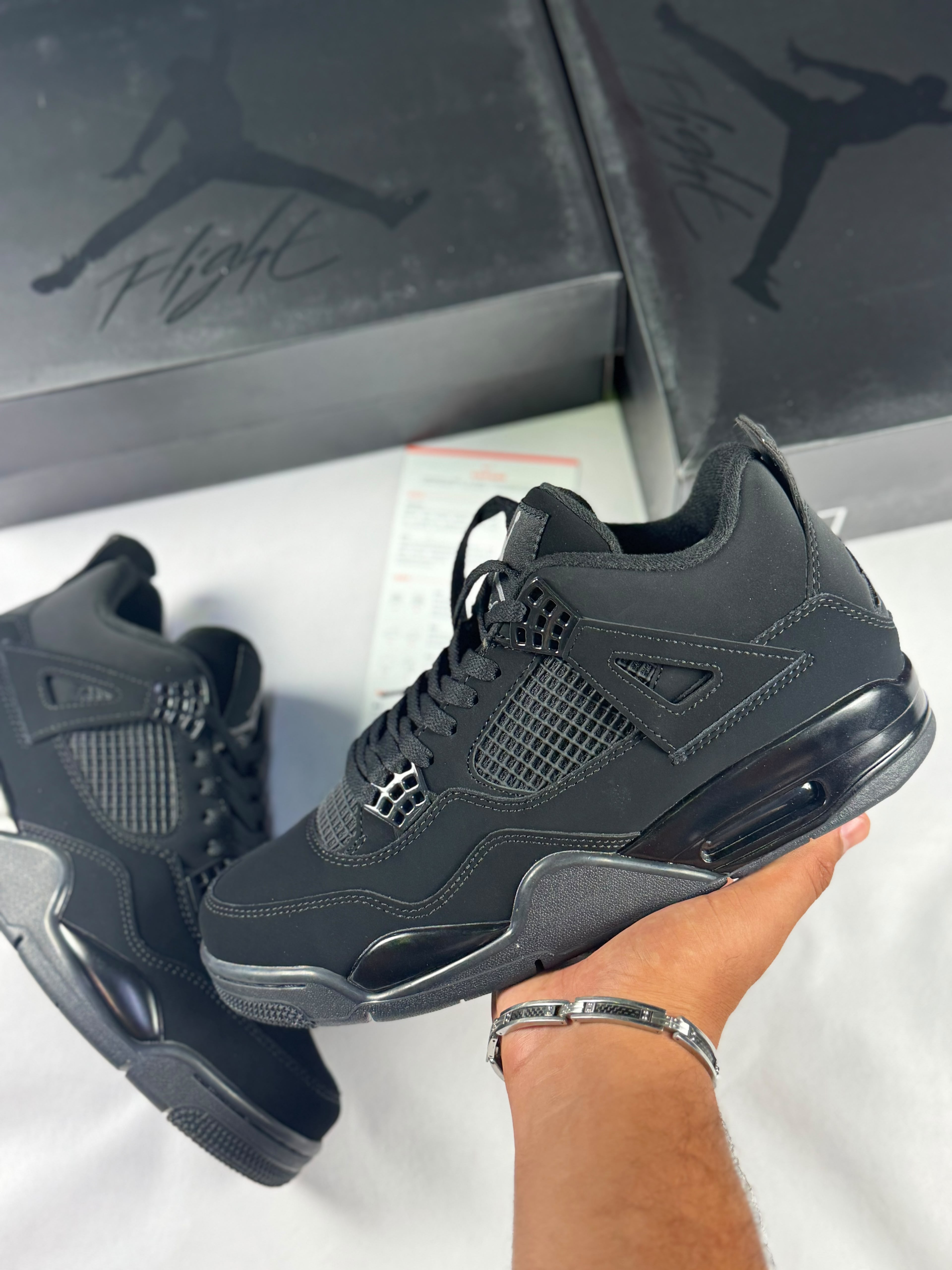 JORDAN RETRO 4 BLACK CAT – NEGRO