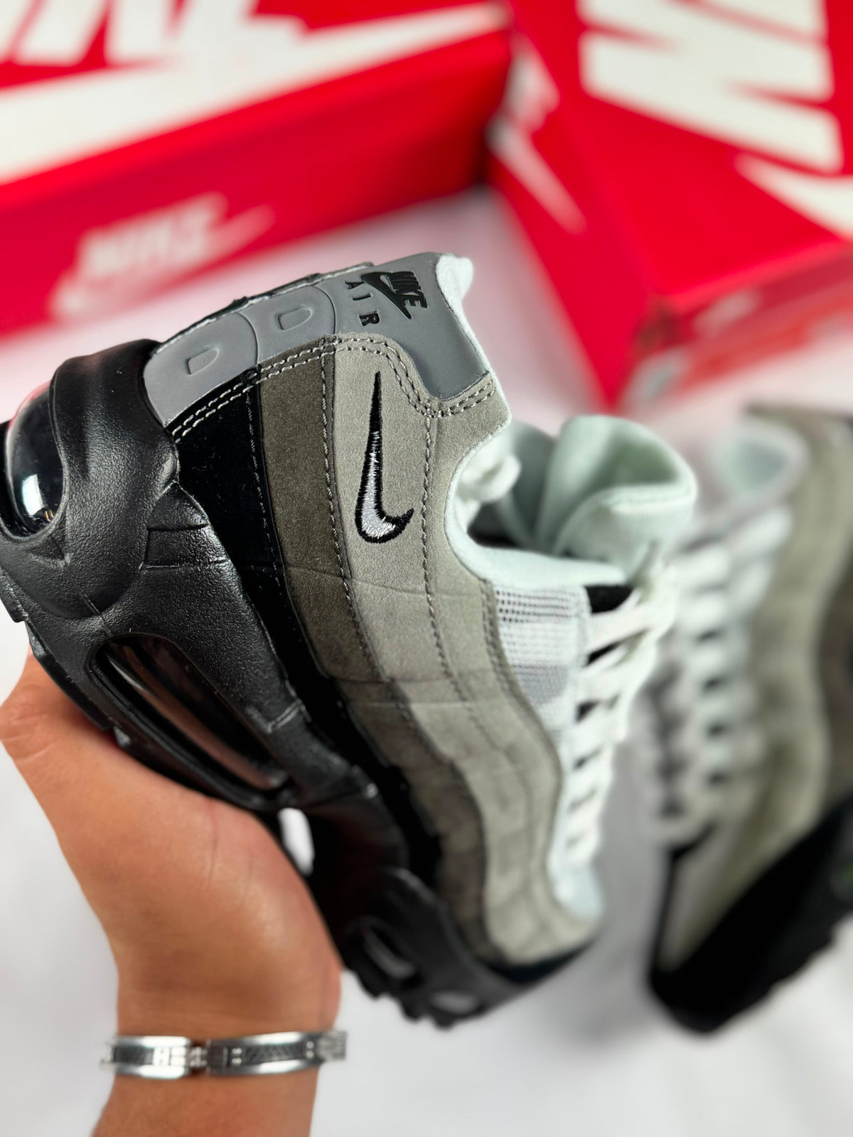 Nike Air Max 95 Big Bubble negro y gris