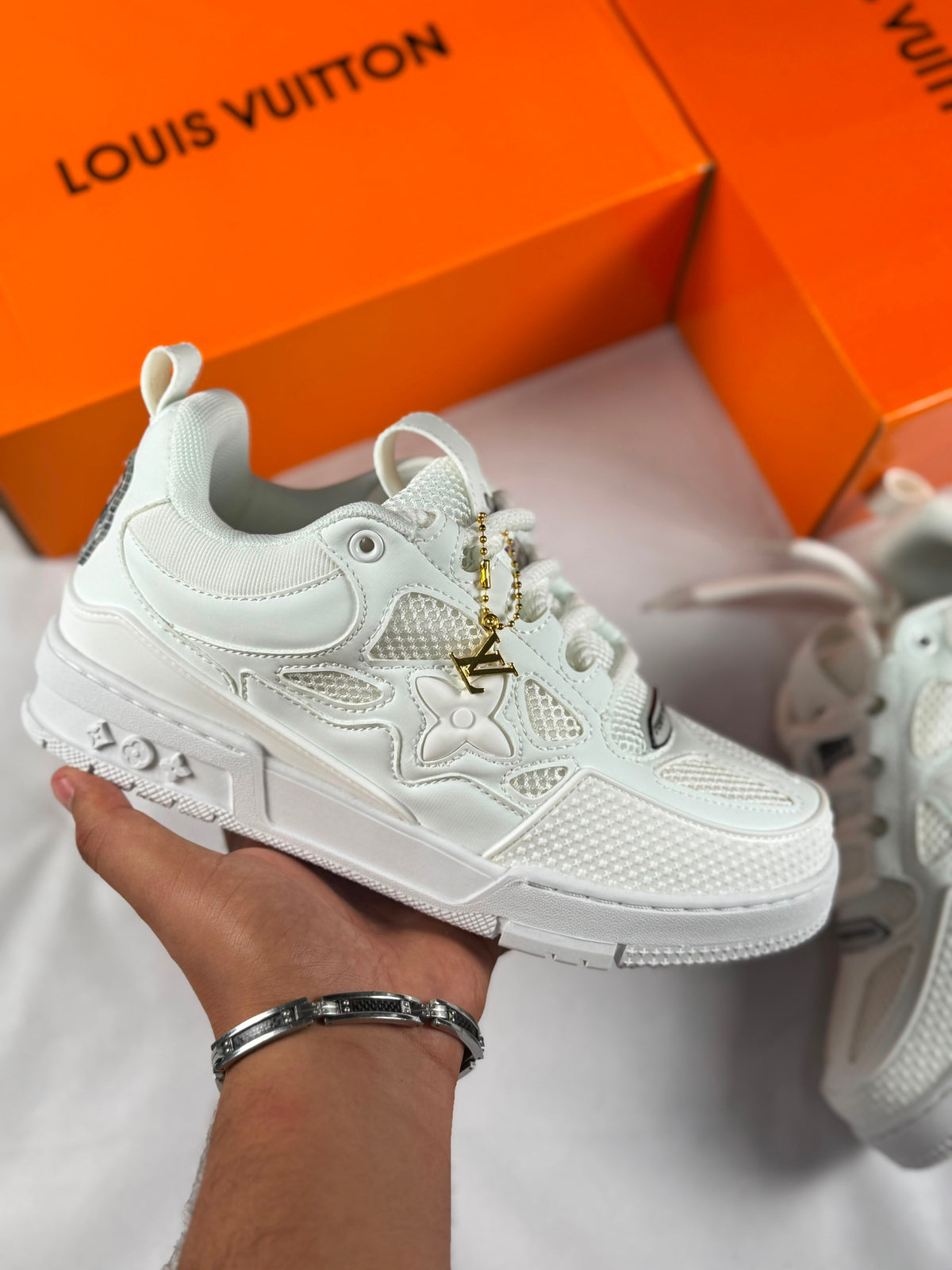 LV Skate blancas