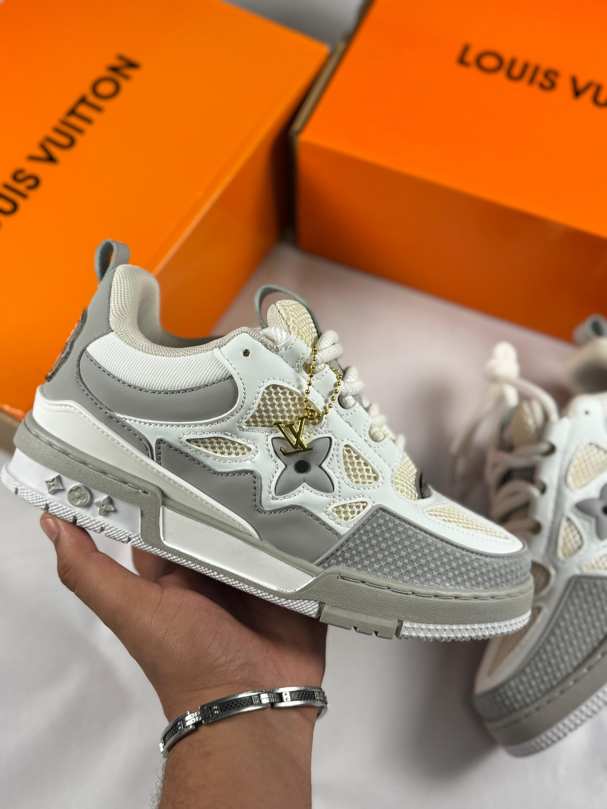 Zapatillas LV Trainer gris