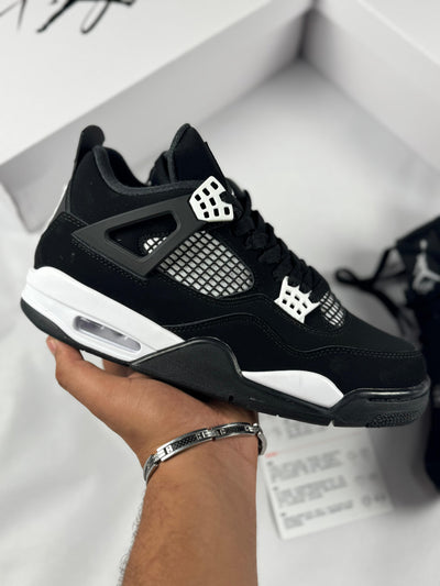 JORDAN RETRO 4 Blanco y negro