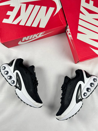 Zapatillas Nike Air Max Dn blanco y negro