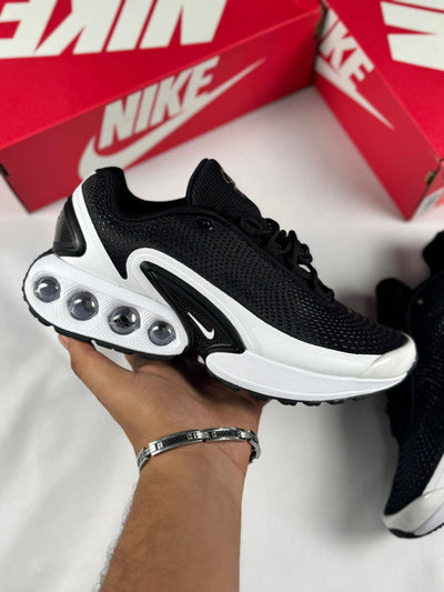 Zapatillas Nike Air Max Dn blanco y negro
