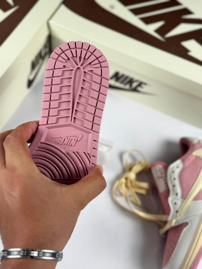 Zapatillas Nike Jordan travis rosado
