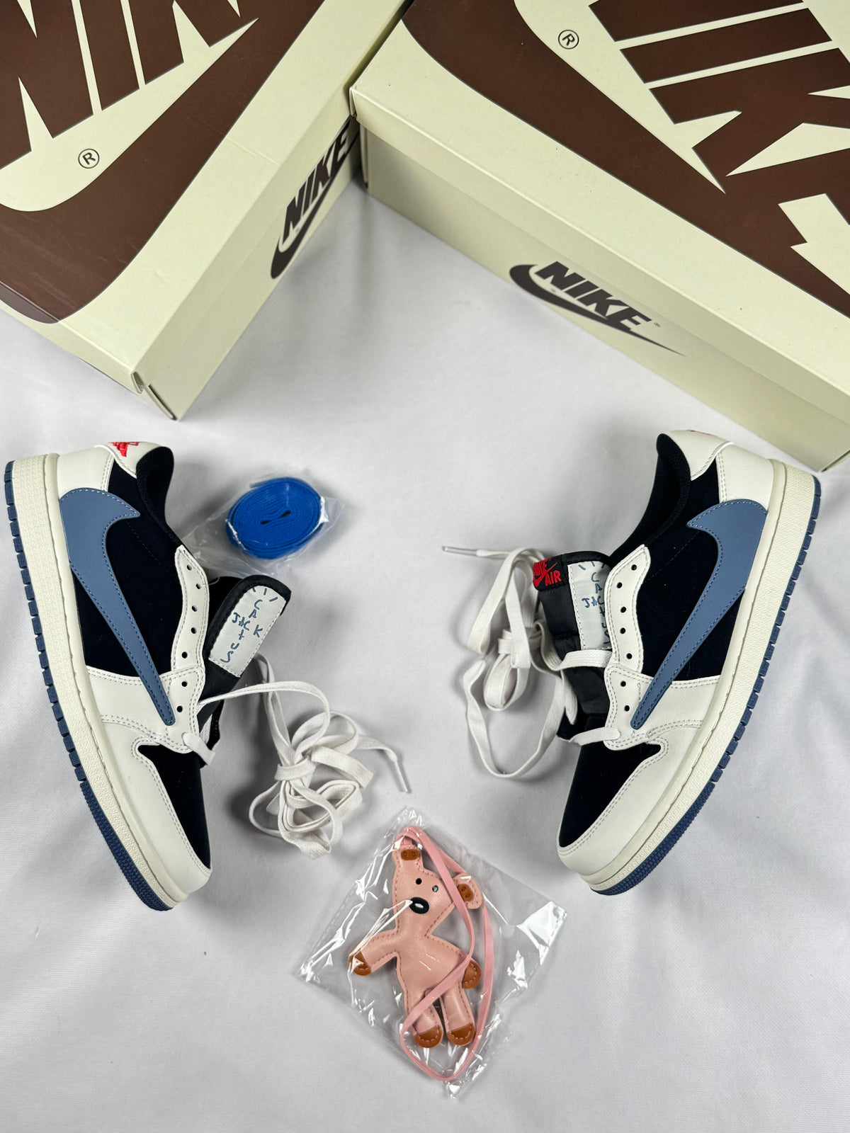 Zapatillas Nike Jordan travis azul con blanco